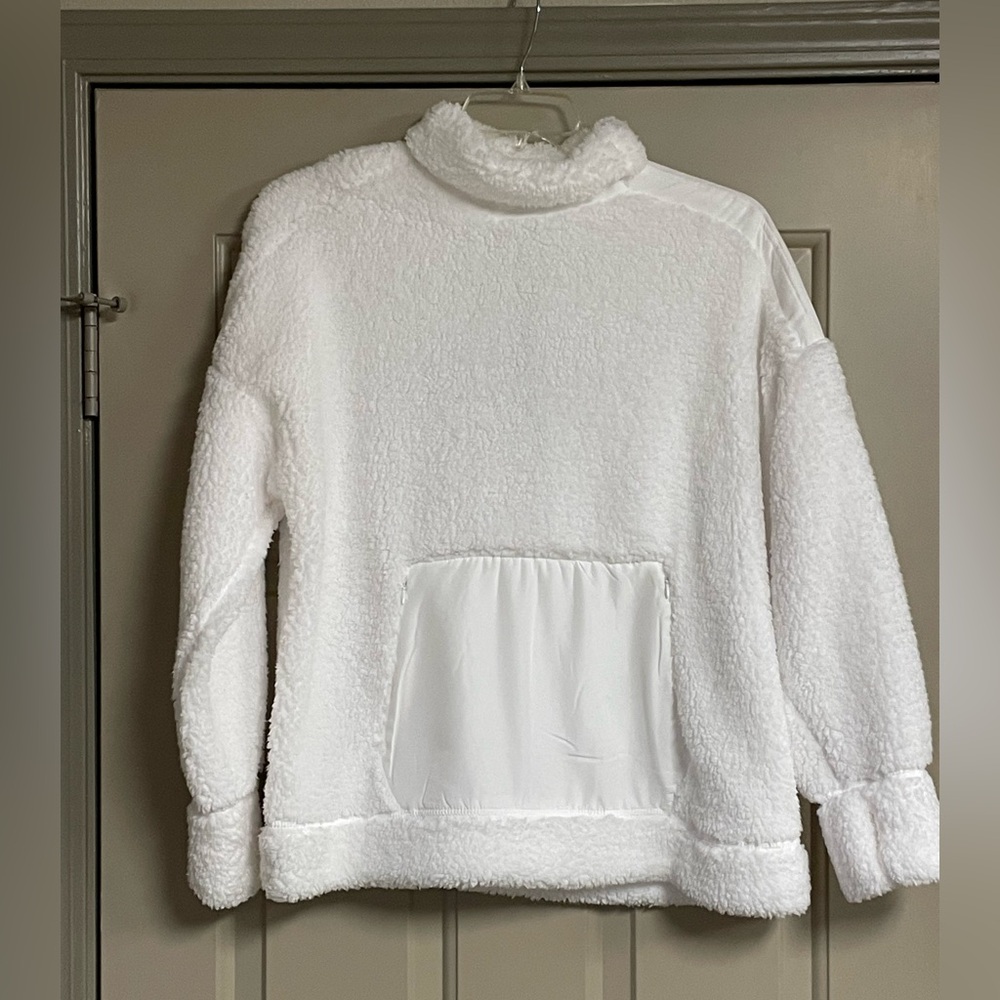 White Sherpa Pullover by te verde